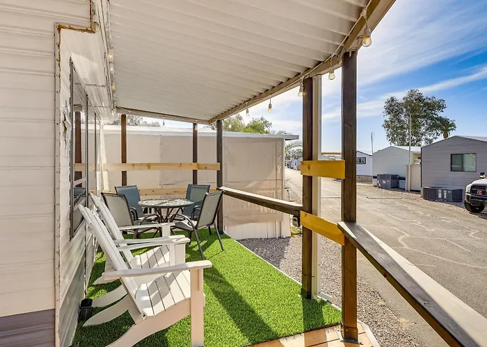 Dock & Access: Cozy Havasu Home!