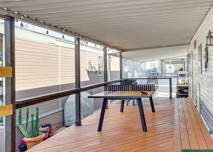 Dock & Access: Cozy Havasu Home!